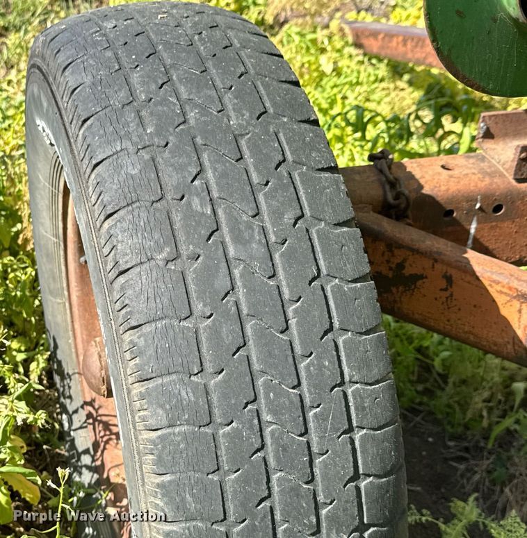 image for item EQ1439 1990 John Deere 920 flex head