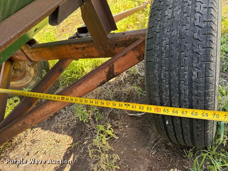 image for item EQ1439 1990 John Deere 920 flex head