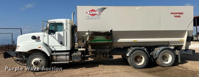 image for item EQ4661 2012 Kenworth T400 feed mixer truck