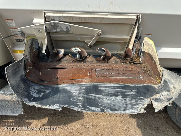 image for item EQ4661 2012 Kenworth T400 feed mixer truck