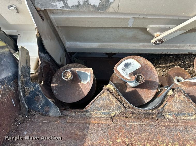 image for item EQ4661 2012 Kenworth T400 feed mixer truck