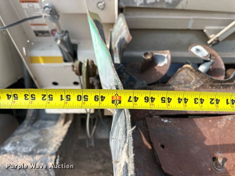 image for item EQ4661 2012 Kenworth T400 feed mixer truck