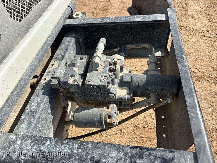 image for item EQ4661 2012 Kenworth T400 feed mixer truck