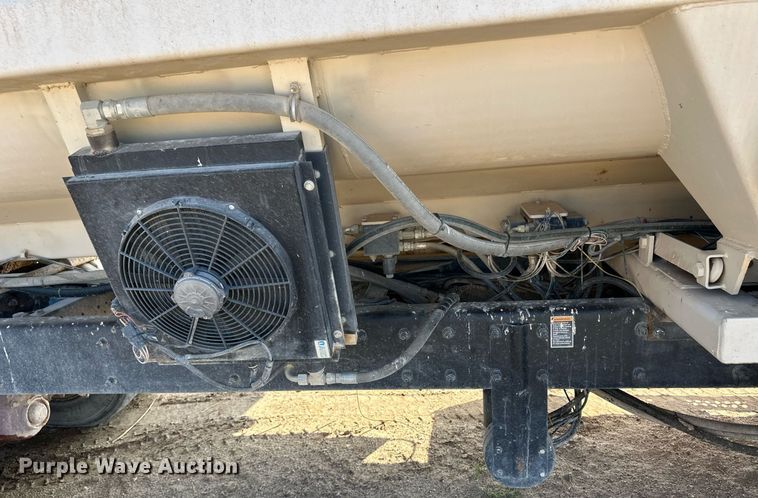 image for item EQ4661 2012 Kenworth T400 feed mixer truck