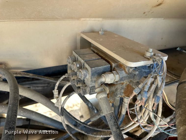 image for item EQ4661 2012 Kenworth T400 feed mixer truck