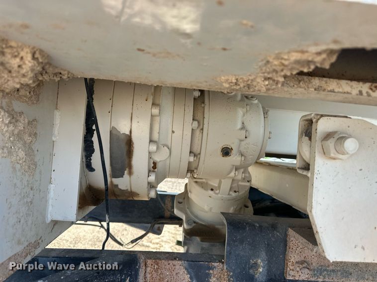 image for item EQ4661 2012 Kenworth T400 feed mixer truck