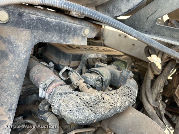 image for item EQ4661 2012 Kenworth T400 feed mixer truck