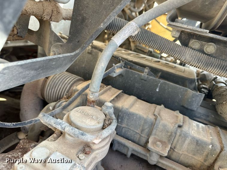 image for item EQ4661 2012 Kenworth T400 feed mixer truck