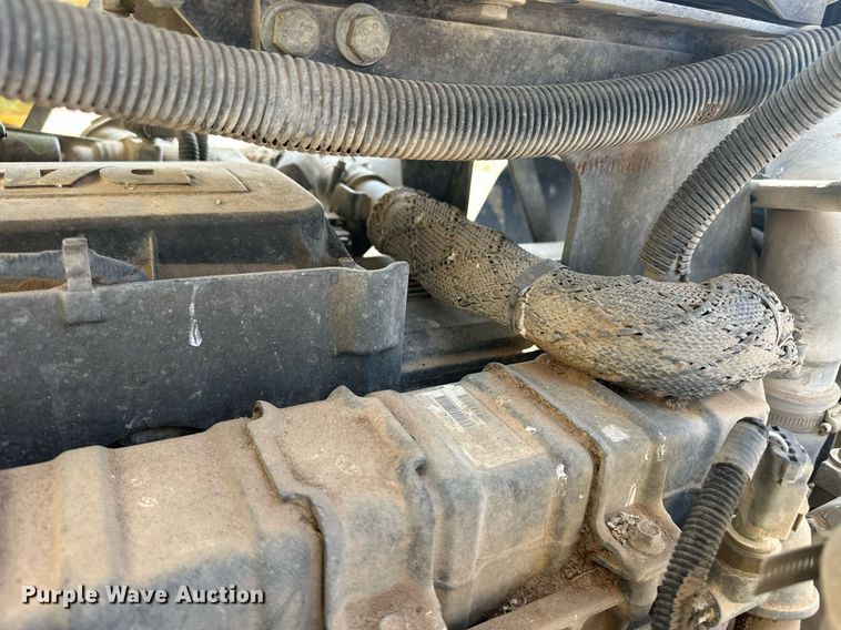 image for item EQ4661 2012 Kenworth T400 feed mixer truck