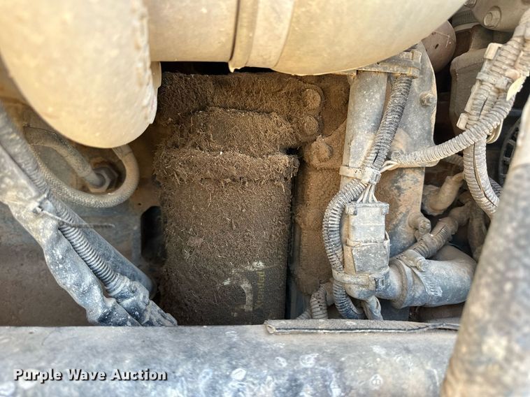 image for item EQ4661 2012 Kenworth T400 feed mixer truck