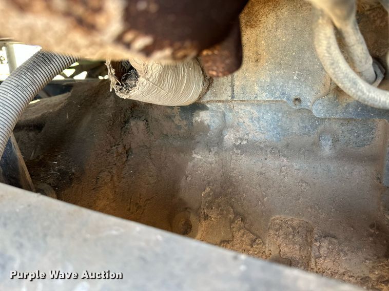 image for item EQ4661 2012 Kenworth T400 feed mixer truck