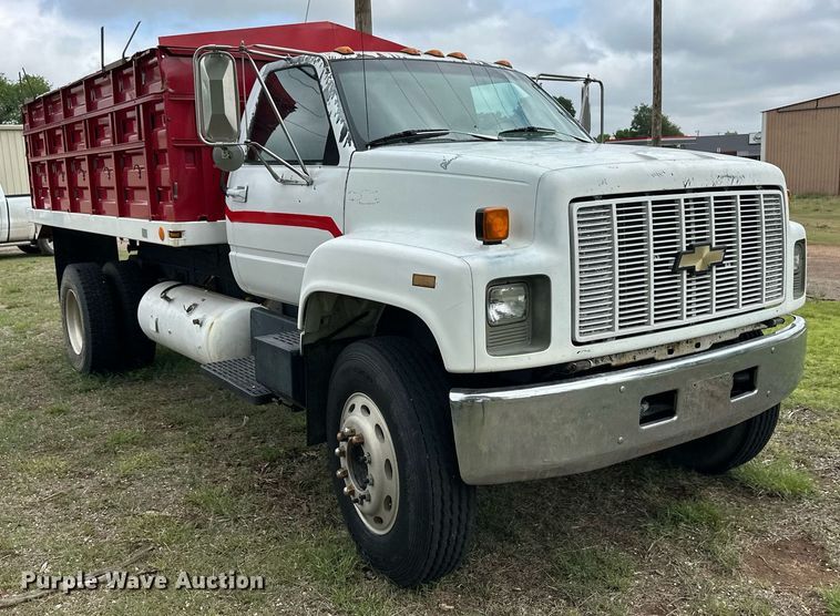image for item EQ4665 1993 Chevrolet C7 TopKick grain truck