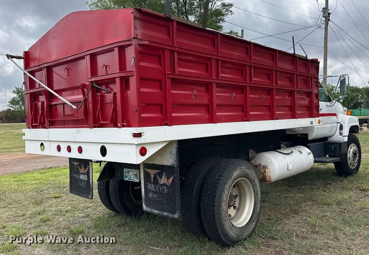 image for item EQ4665 1993 Chevrolet C7 TopKick grain truck