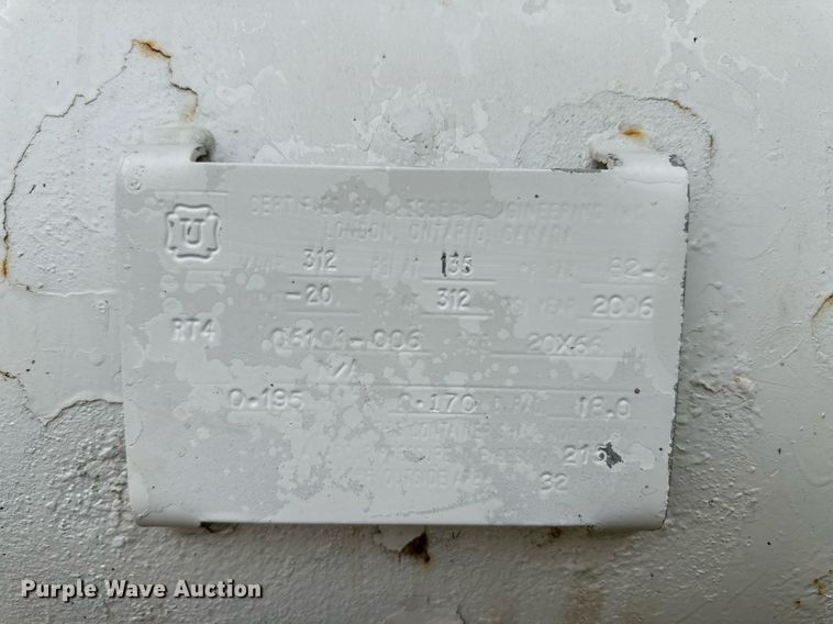 image for item EQ4665 1993 Chevrolet C7 TopKick grain truck