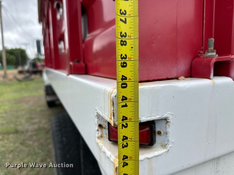 image for item EQ4665 1993 Chevrolet C7 TopKick grain truck