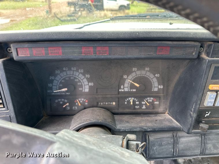 image for item EQ4665 1993 Chevrolet C7 TopKick grain truck