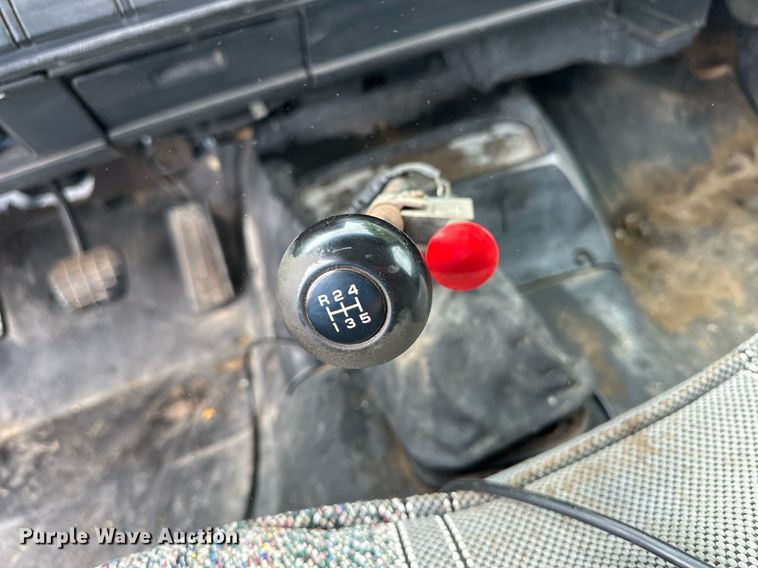 image for item EQ4665 1993 Chevrolet C7 TopKick grain truck