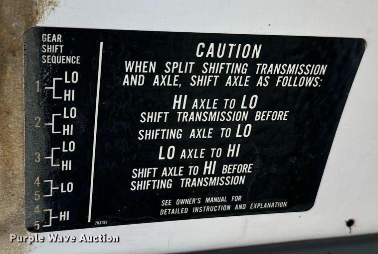 image for item EQ4665 1993 Chevrolet C7 TopKick grain truck