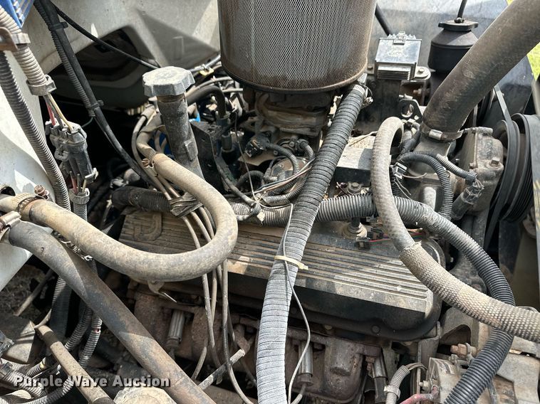 image for item EQ4665 1993 Chevrolet C7 TopKick grain truck