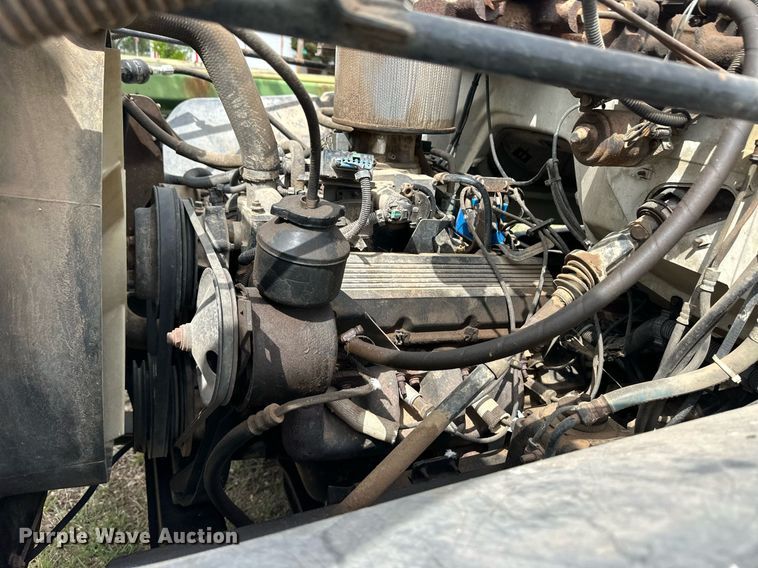 image for item EQ4665 1993 Chevrolet C7 TopKick grain truck