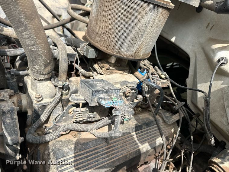 image for item EQ4665 1993 Chevrolet C7 TopKick grain truck