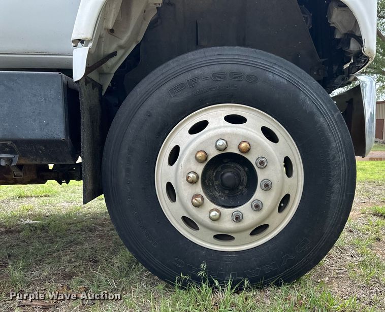 image for item EQ4665 1993 Chevrolet C7 TopKick grain truck