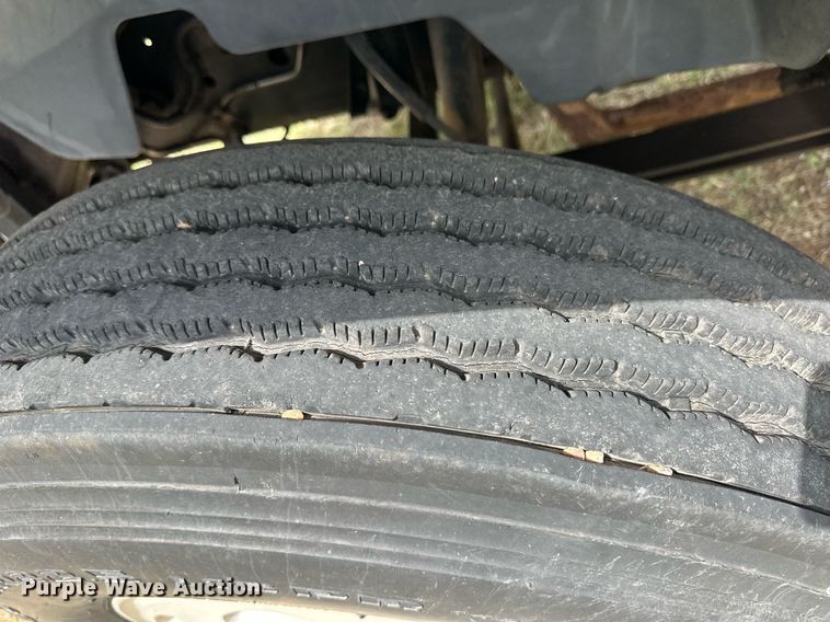 image for item EQ4665 1993 Chevrolet C7 TopKick grain truck