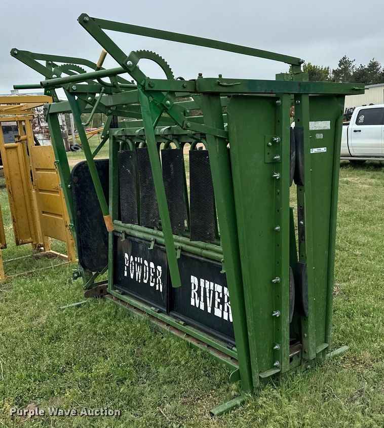 image for item EQ4668 Powder River livestock chute