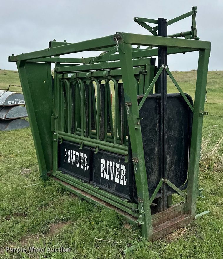 image for item EQ4668 Powder River livestock chute