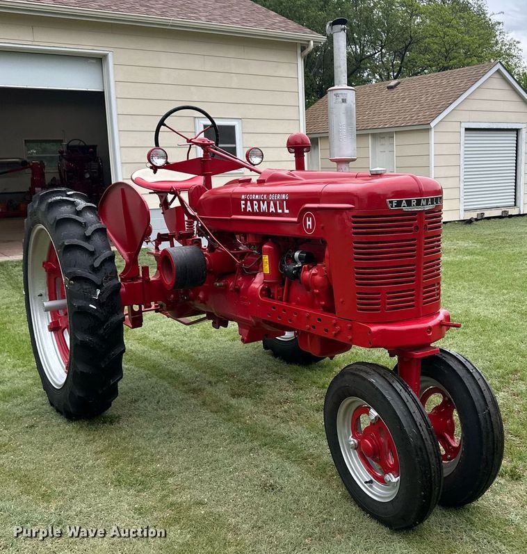 image for item EQ4708 1942 International Harvester Farmall H tractor