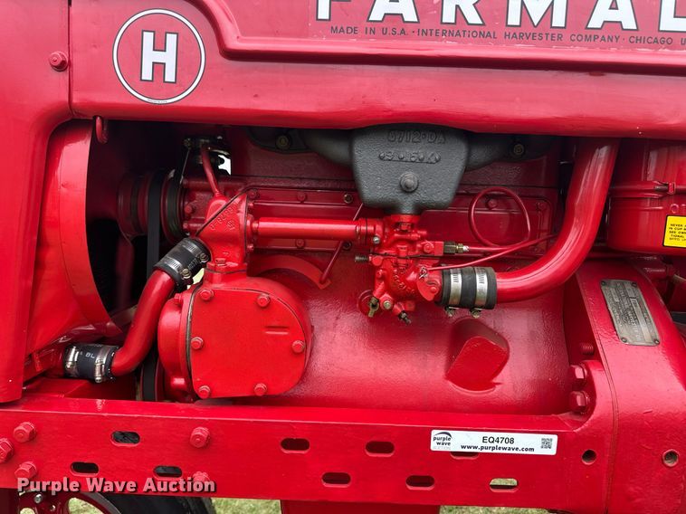 image for item EQ4708 1942 International Harvester Farmall H tractor