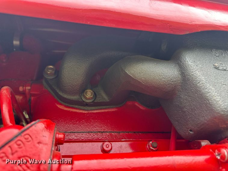 image for item EQ4708 1942 International Harvester Farmall H tractor