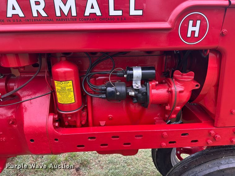 image for item EQ4708 1942 International Harvester Farmall H tractor