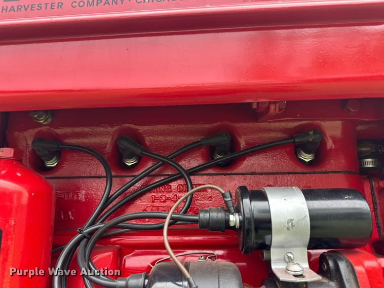 image for item EQ4708 1942 International Harvester Farmall H tractor