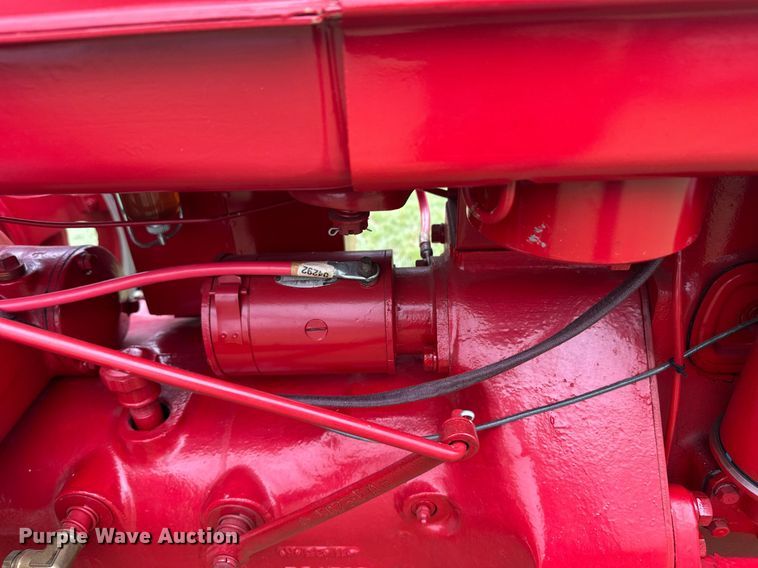 image for item EQ4708 1942 International Harvester Farmall H tractor