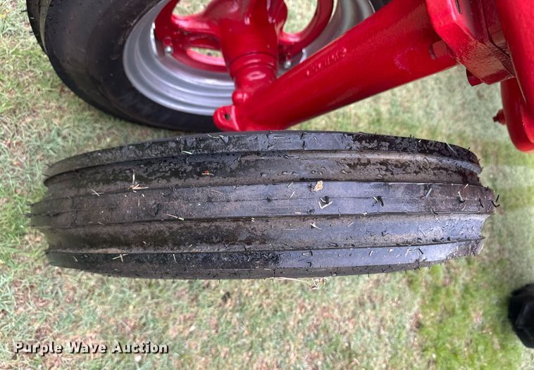 image for item EQ4708 1942 International Harvester Farmall H tractor