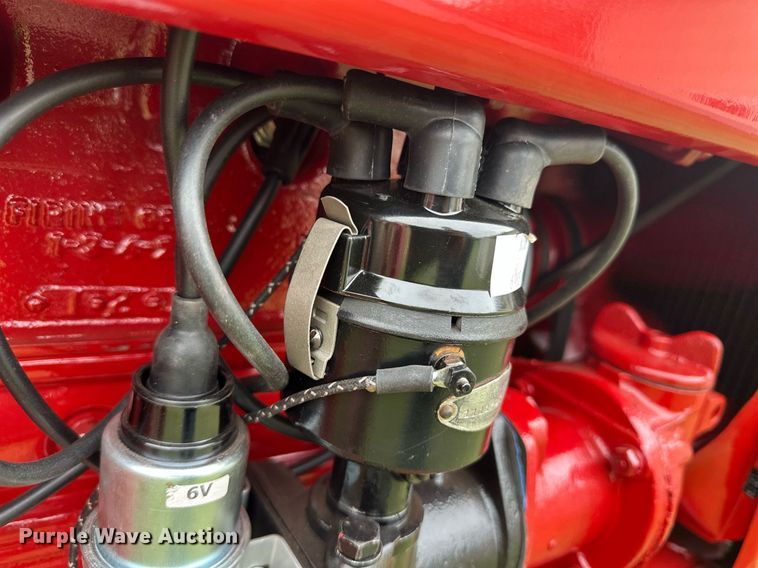 image for item EQ4709 1941 International Harvester Farmall H tractor