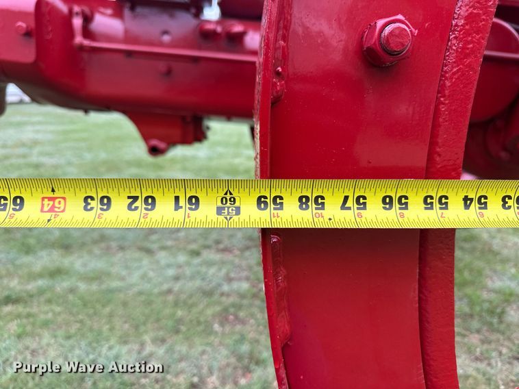 image for item EQ4709 1941 International Harvester Farmall H tractor