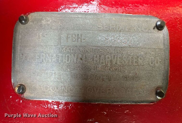 image for item EQ4709 1941 International Harvester Farmall H tractor