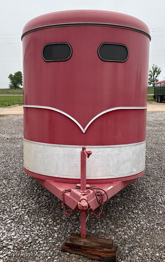 image for item ER1063 1998 WW livestock trailer