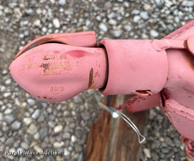 image for item ER1063 1998 WW livestock trailer