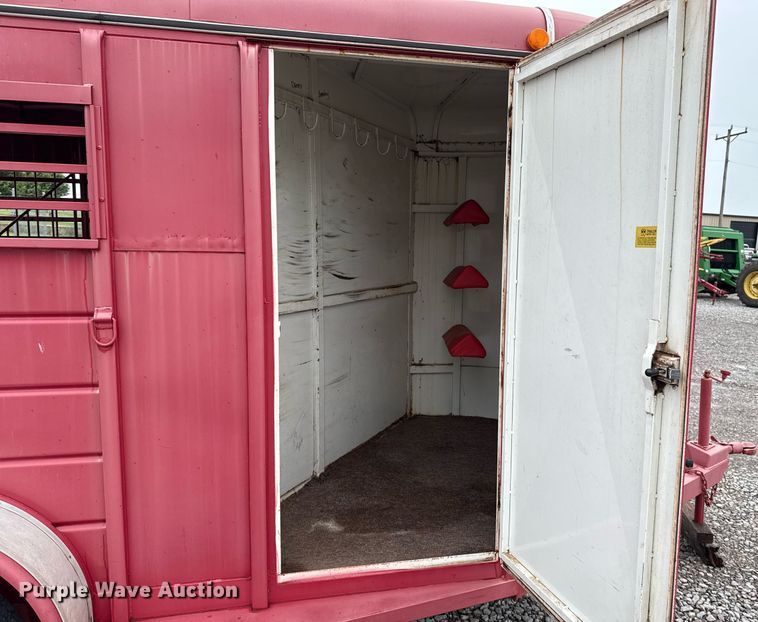 image for item ER1063 1998 WW livestock trailer