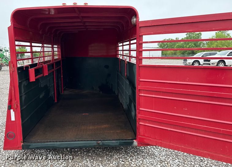 image for item ER1063 1998 WW livestock trailer