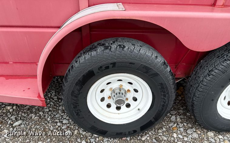 image for item ER1063 1998 WW livestock trailer