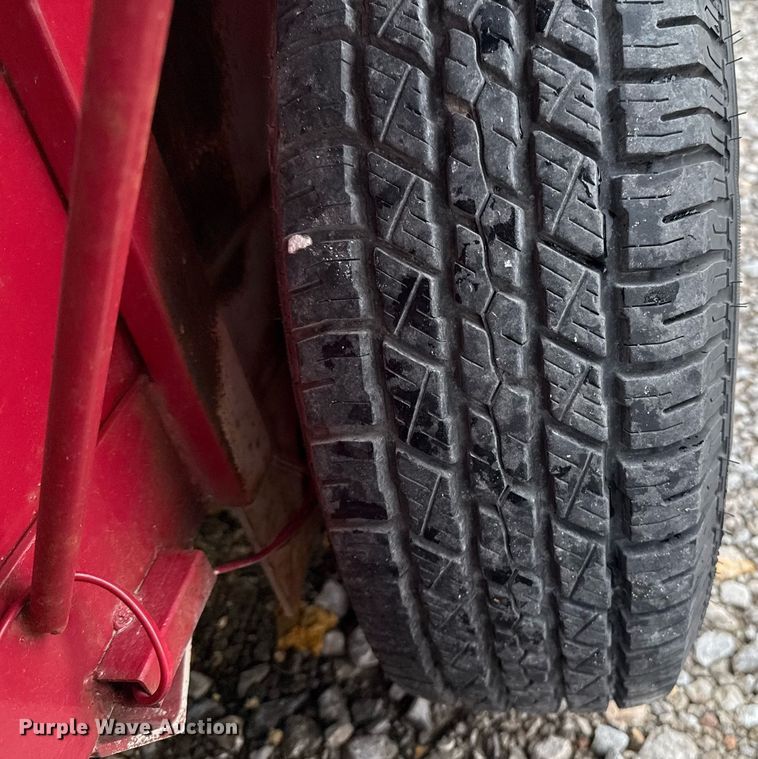 image for item ER1063 1998 WW livestock trailer