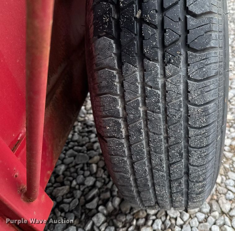 image for item ER1063 1998 WW livestock trailer