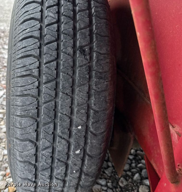 image for item ER1063 1998 WW livestock trailer