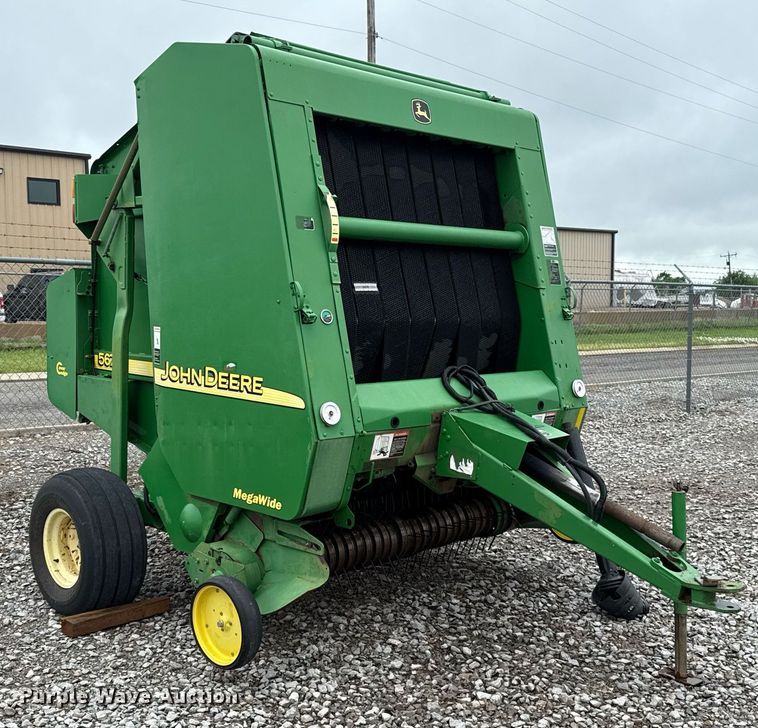 image for item ER1067 2004 John Deere 567 MegaWide round baler