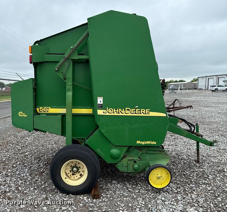 image for item ER1067 2004 John Deere 567 MegaWide round baler
