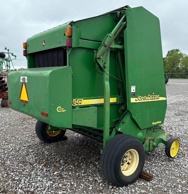 image for item ER1067 2004 John Deere 567 MegaWide round baler